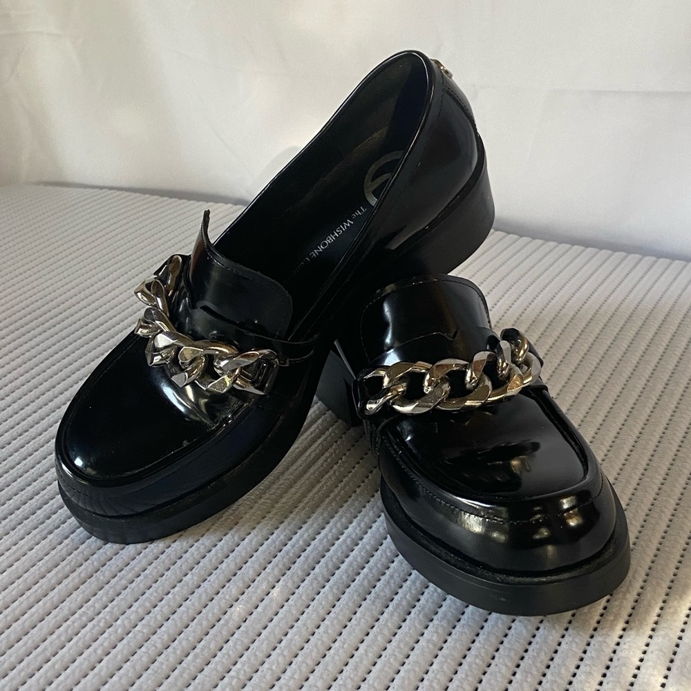 Wishbone collection trendy loafers